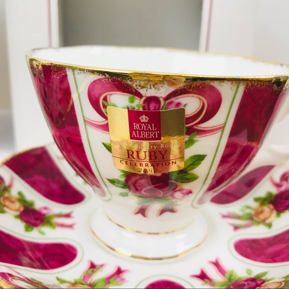 Royal Albert Old County Roses Ruby Celebration Teacup and Saucers - Picture 7 of 13